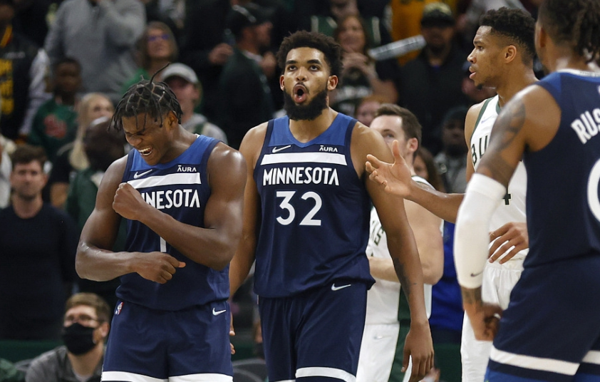 16, 爱德华兹35分难救颓势狼队  