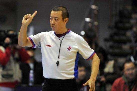  英超裁判误判频发引发技术革新大讨论  