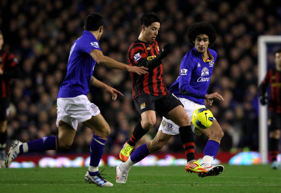  埃弗顿队长挺身而出，太妃糖精神领袖率队突围